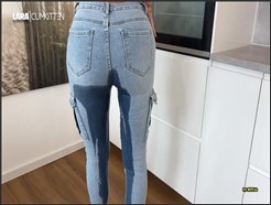 Lara-CumKitten – Voll in die neue JEANS GEPISST – NATURSEKT ohne Ende